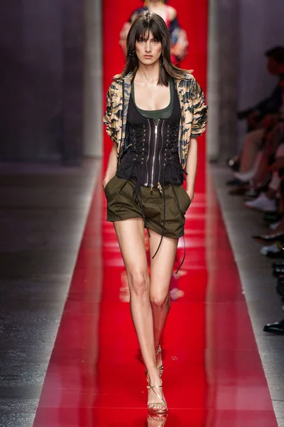 Look 44